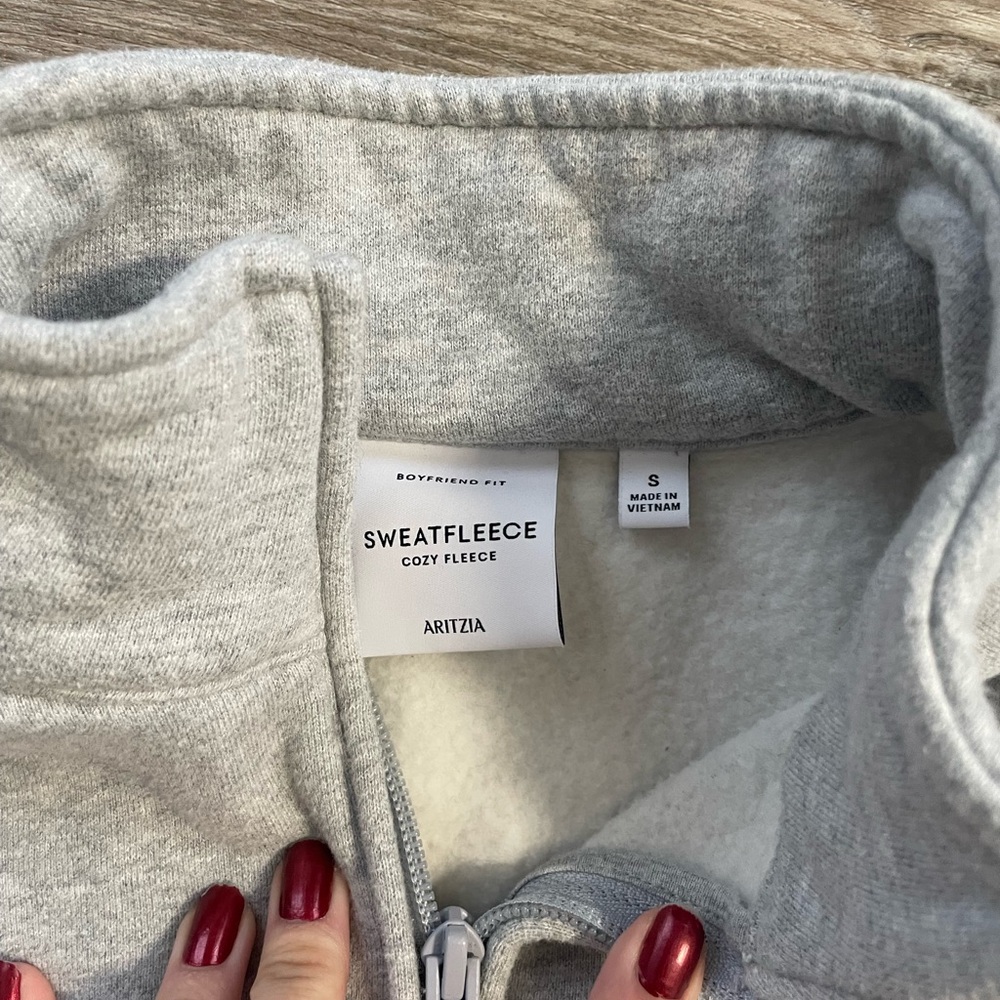Aritzia half zip mockneck - Picture 2 of 4